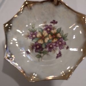 303) Vintage Trimont ware iridescent bowl. Japan. Gold rim with floral pattern.